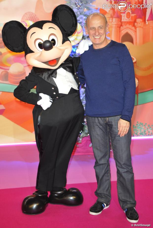 http://static1.purepeople.com/articles/2/11/00/42/@/975896-jean-michel-aphatie-lancement-de-la-620x0-1.jpg