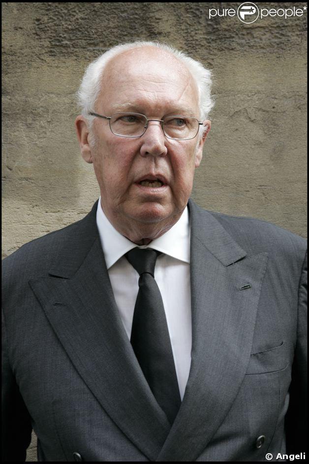 http://static1.purepeople.com/articles/7/84/37/@/31922-le-prince-victor-emmanuel-de-savoie-637x0-1.jpg